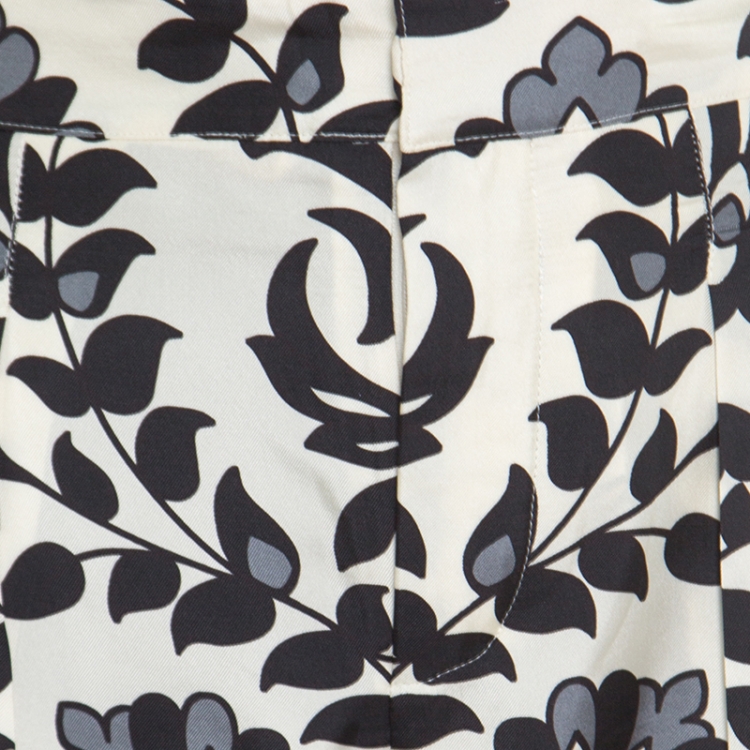Pre Owned Chloe Monochrome Floral Printed Silk Tapered Pants M