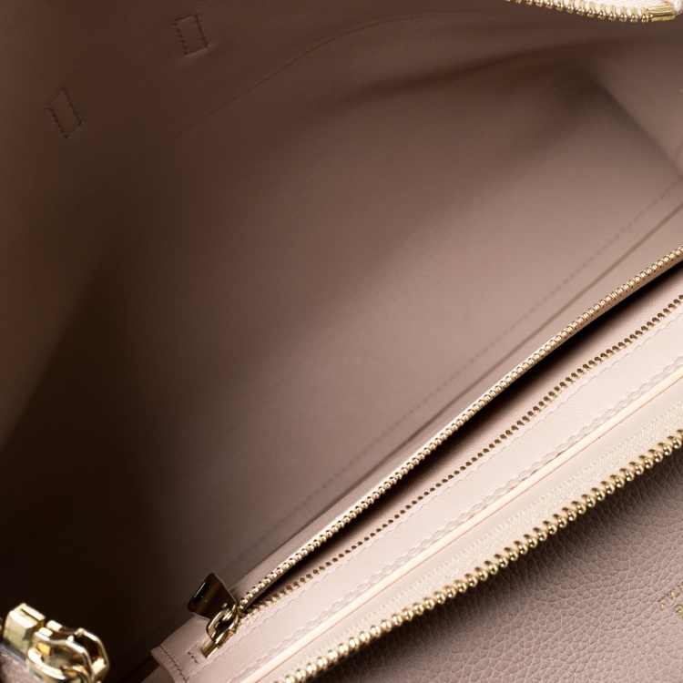 مملوكة مسبقًا Chloé Tricolor Leather Large Clare Shoulder Bag