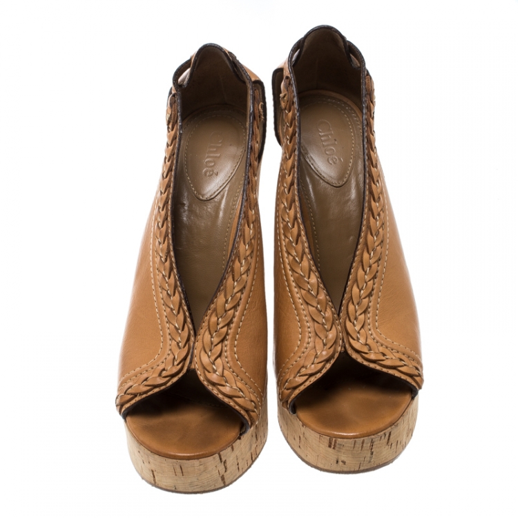 مملوكة مسبقًا Chloe Brown Leather Braided Detail Cork Wedge Sandals Size 39.5