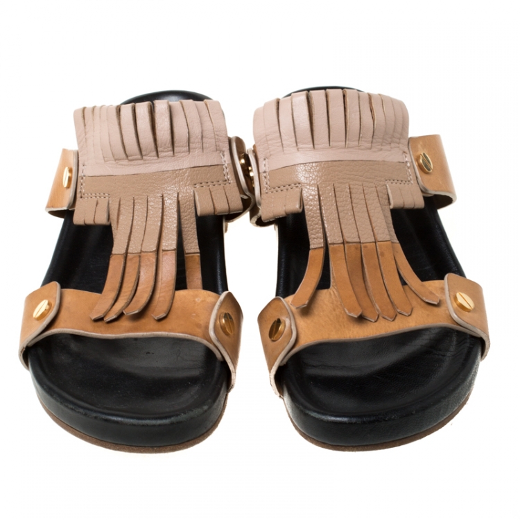 مملوكة مسبقًا Chloe Beige/Brown Leather 'Erika' Kiltie Trim Flat Sandals Size 37