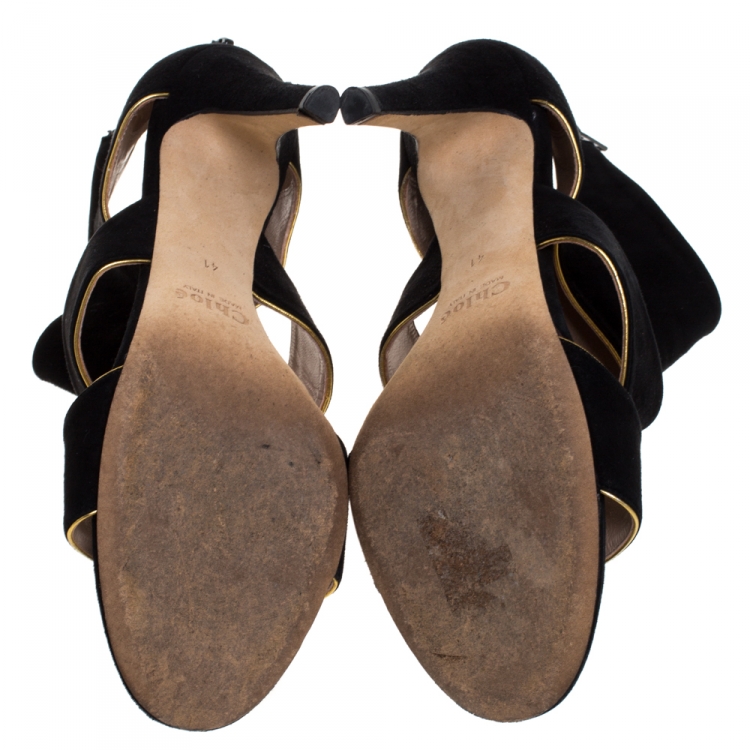 مملوكة مسبقًا Chloe Black/Gold Cut Out Suede Bow Open Toe Sandals Size 41