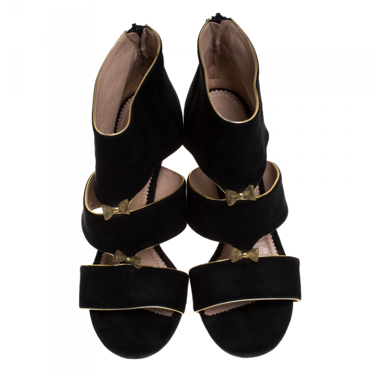 مملوكة مسبقًا Chloe Black/Gold Cut Out Suede Bow Open Toe Sandals Size 41
