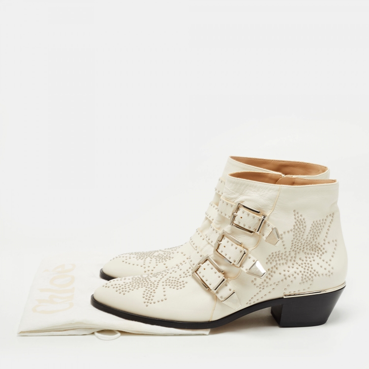 مملوكة مسبقًا Chloe Cream Studded Leather Kyle Buckle Detail Ankle Boots Size 40