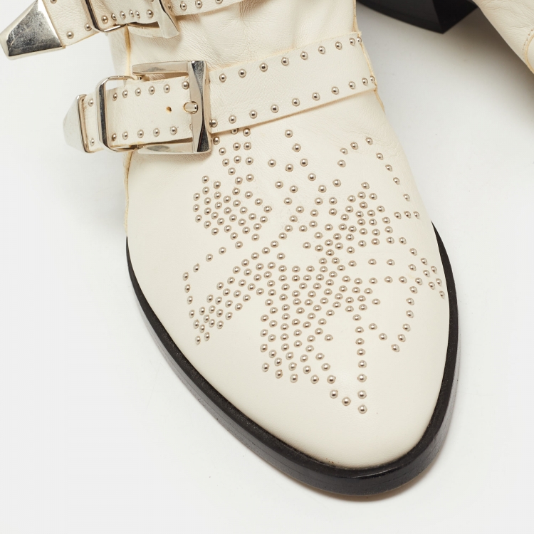 مملوكة مسبقًا Chloe Cream Studded Leather Kyle Buckle Detail Ankle Boots Size 40