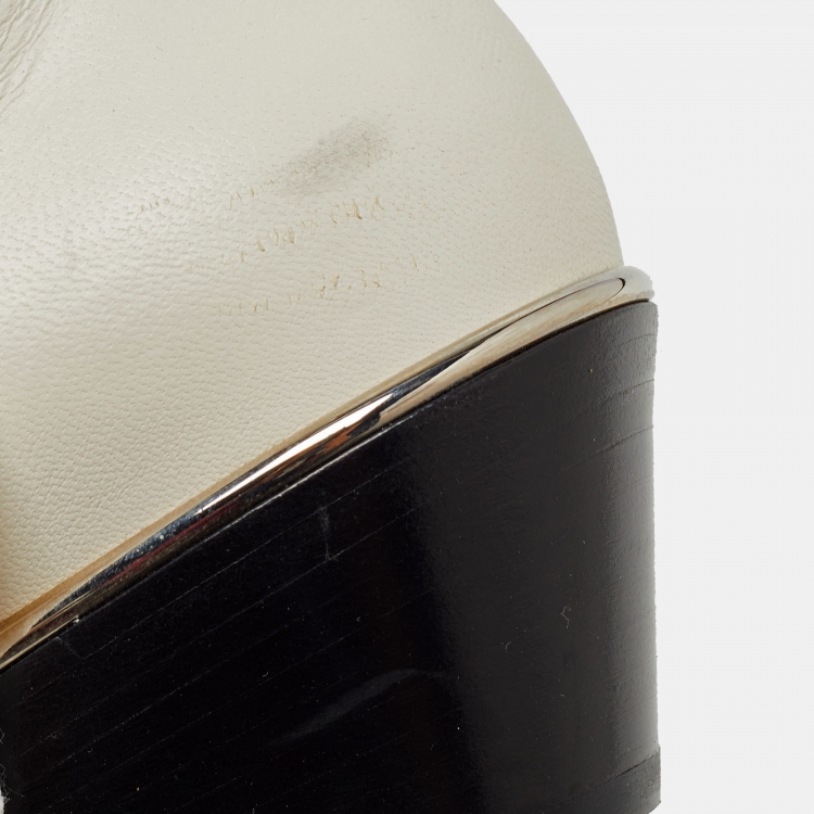 مملوكة مسبقًا Chloe Cream Studded Leather Kyle Buckle Detail Ankle Boots Size 40