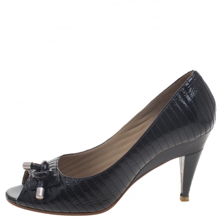 Pre Owned Chloe Black Patent Leather Line Stitch Detail Peep Toe Pumps Size 36.5