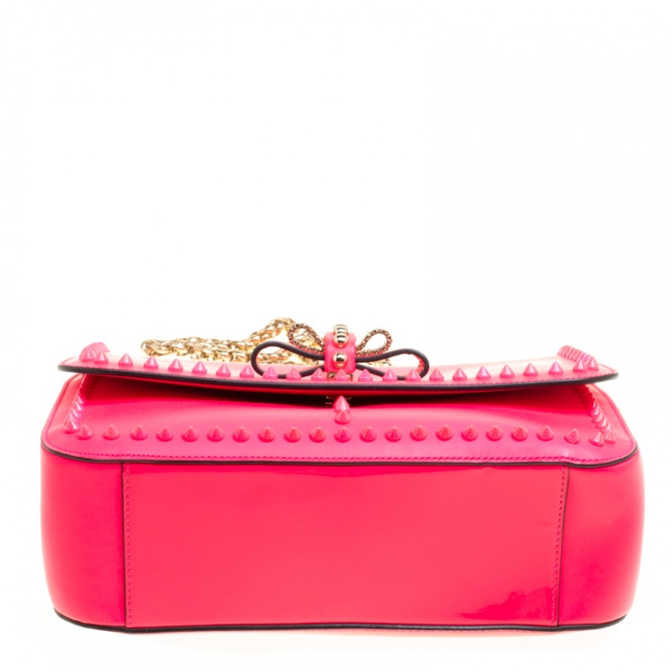 مملوكة مسبقًا Christian Louboutin Neon Pink Matte Leather Small Rockstud Sweet Charity Shoulder Bag