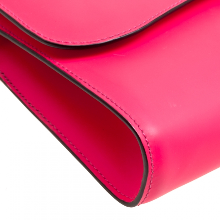 مملوكة مسبقًا Christian Louboutin Fluorescent Pink Leather Riviera Clutch