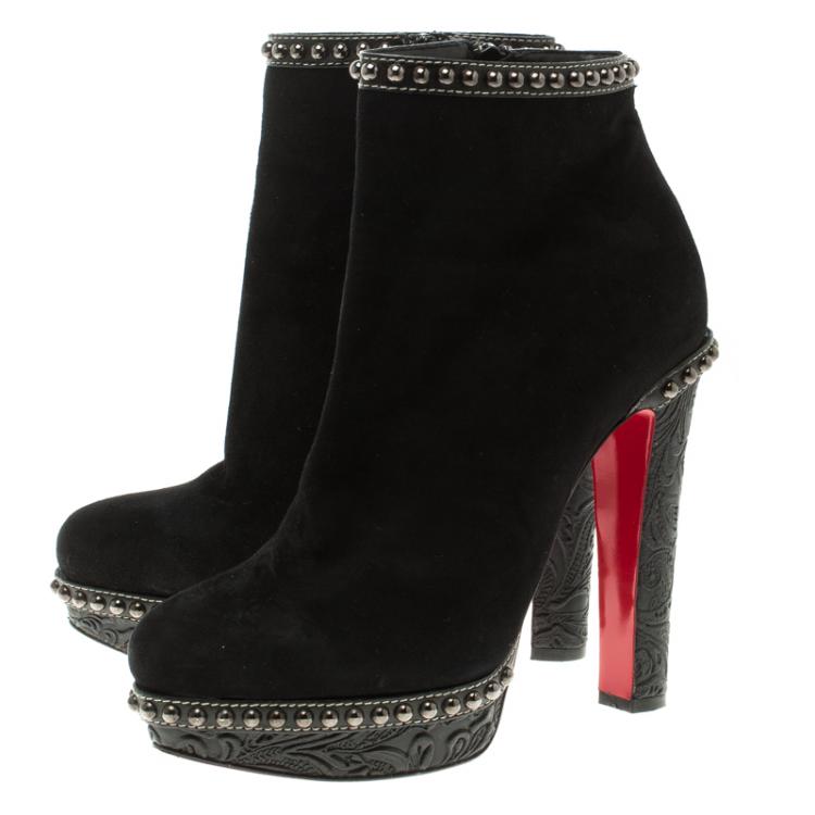 مملوكة مسبقًا Christian Louboutin Black Suede Figurina Stud Embellished Ankle Boots Size 39.5