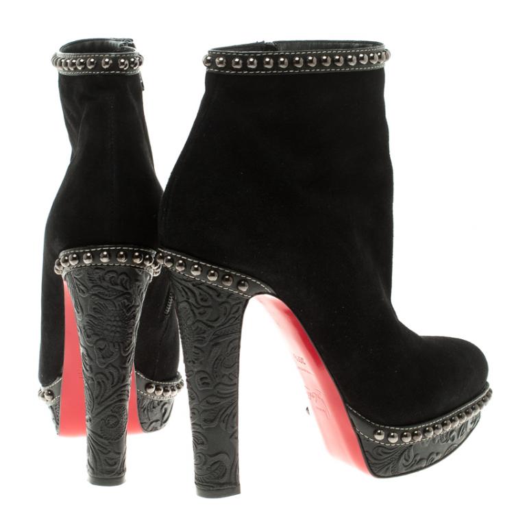 مملوكة مسبقًا Christian Louboutin Black Suede Figurina Stud Embellished Ankle Boots Size 39.5