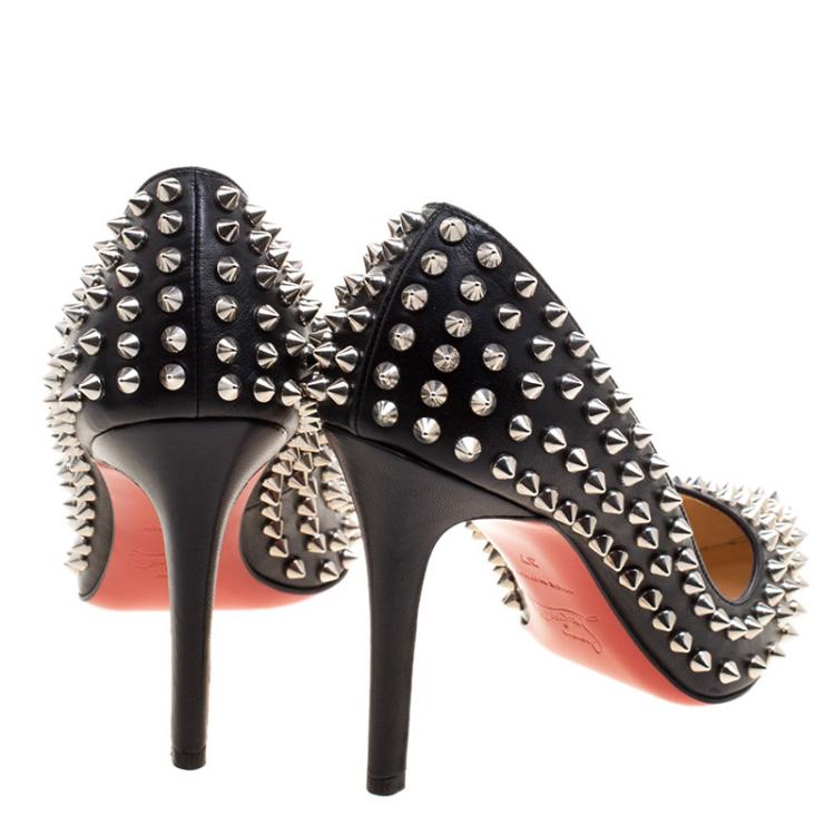 مملوكة مسبقًا Christian Louboutin Black Leather Pigalle Spikes Pumps Size 37