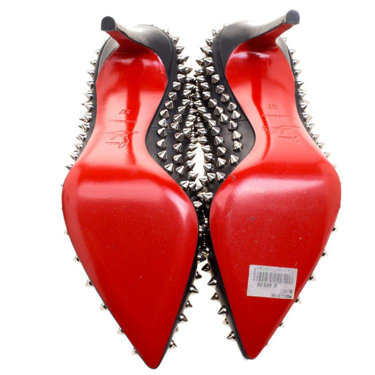 مملوكة مسبقًا Christian Louboutin Black Leather Pigalle Spikes Pumps Size 37
