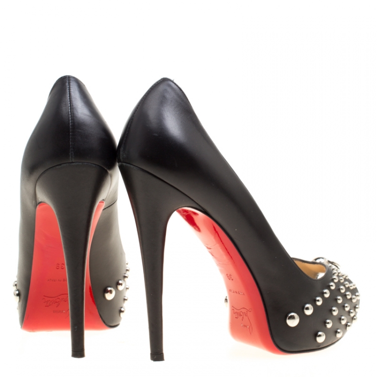 مملوكة مسبقًا Christian Louboutin Black Leather Door Knock Studded Peep Toe Platform Pumps Size 39