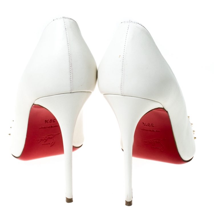مملوكة مسبقًا Christian Louboutin White Leather Bareta Spike Pointed Toe Pumps Size 39.5