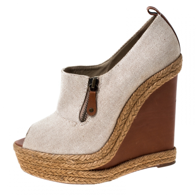 مملوكة مسبقًا Christian Louboutin Beige Canvas Espadrille Wedge Platform Ankle Booties Size 39