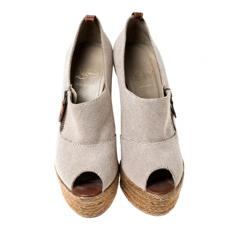 مملوكة مسبقًا Christian Louboutin Beige Canvas Espadrille Wedge Platform Ankle Booties Size 39