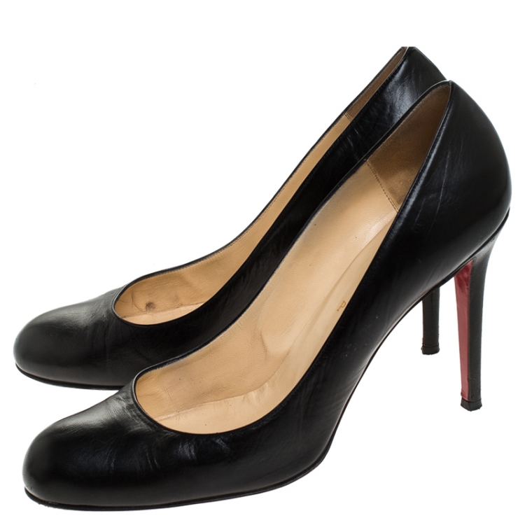 Pre Owned Christian Louboutin Black Leather Simple Round Toe Pumps Size 41