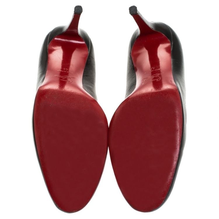 Pre Owned Christian Louboutin Black Leather Simple Round Toe Pumps Size 41