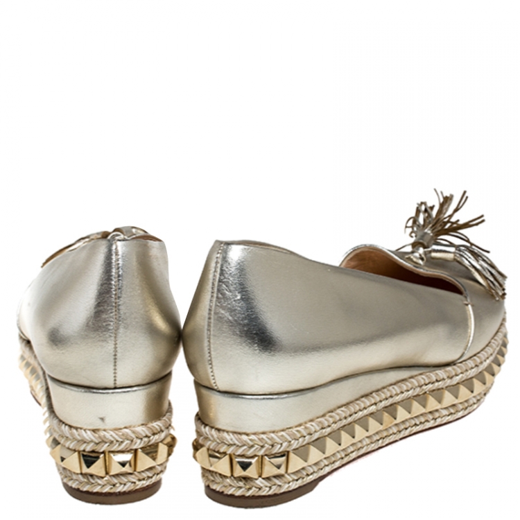 Pre Owned  Christian Louboutin Gold Metallic Leather Carmel Studded Espadrille Size 38