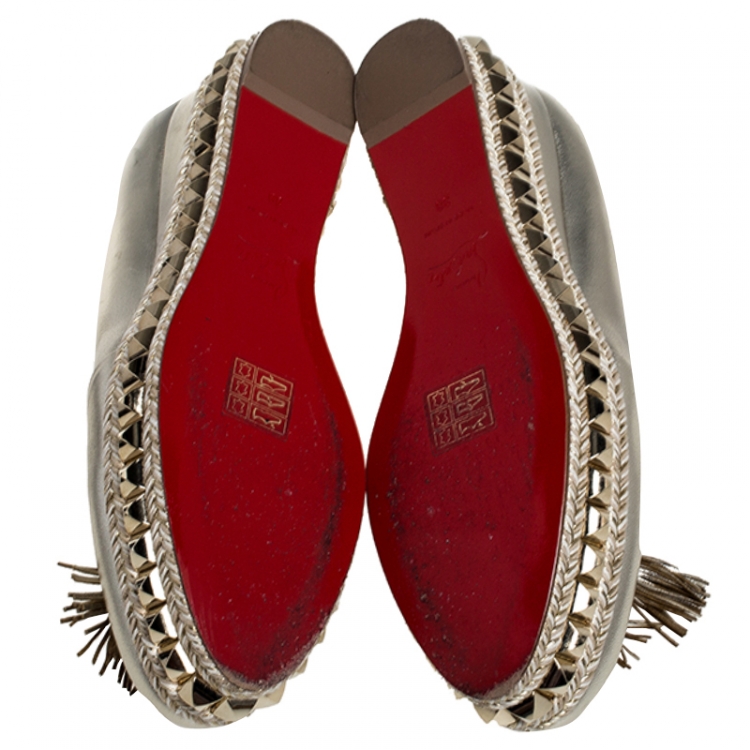 Pre Owned  Christian Louboutin Gold Metallic Leather Carmel Studded Espadrille Size 38