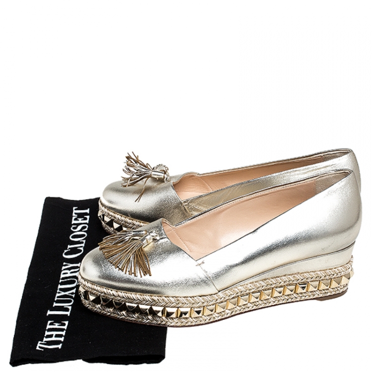 Pre Owned  Christian Louboutin Gold Metallic Leather Carmel Studded Espadrille Size 38
