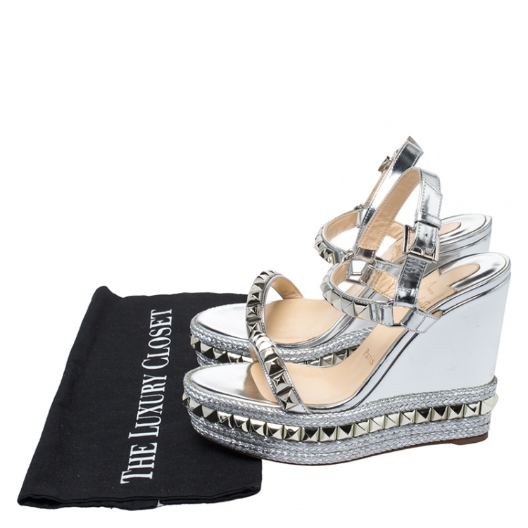 مملوكة مسبقًا Christian Louboutin Metallic Gold Leather Pyraclou Pyadiam Studded Platform Ankle Strap Sandals Size 37