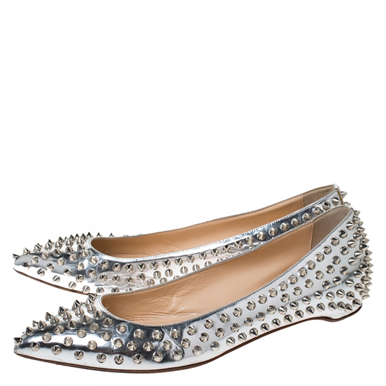 مملوكة مسبقًا Christian Louboutin Silver Leather Spiked Ballet Flats Size 39.5