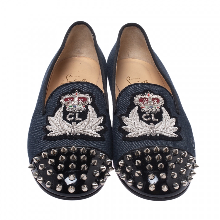 مملوكة مسبقًا Christian Louboutin Blue/Black Denim And Patent Spiked Cap Toe Harvanana Smoking Slippers Size 40.5