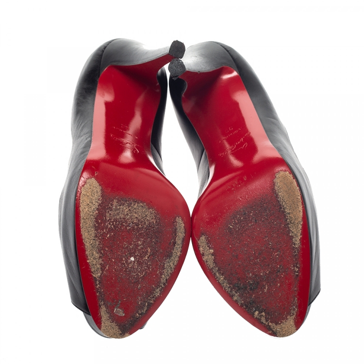 مملوكة مسبقًا Christian Louboutin Black Leather Peep Toe Very Prive Pump Size 39