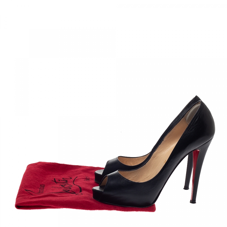 مملوكة مسبقًا Christian Louboutin Black Leather Peep Toe Very Prive Pump Size 39