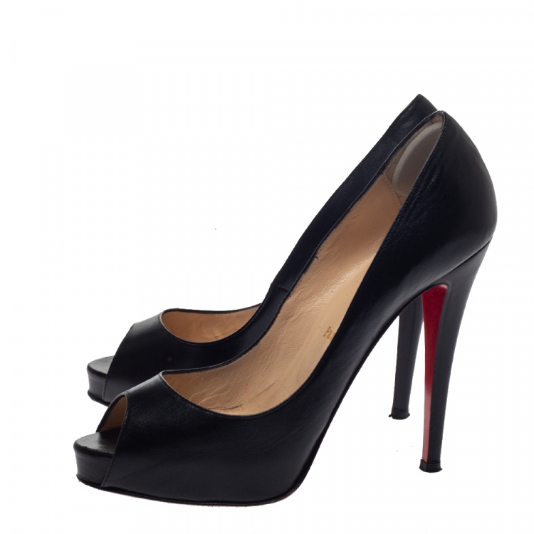 مملوكة مسبقًا Christian Louboutin Black Leather Peep Toe Very Prive Pump Size 39