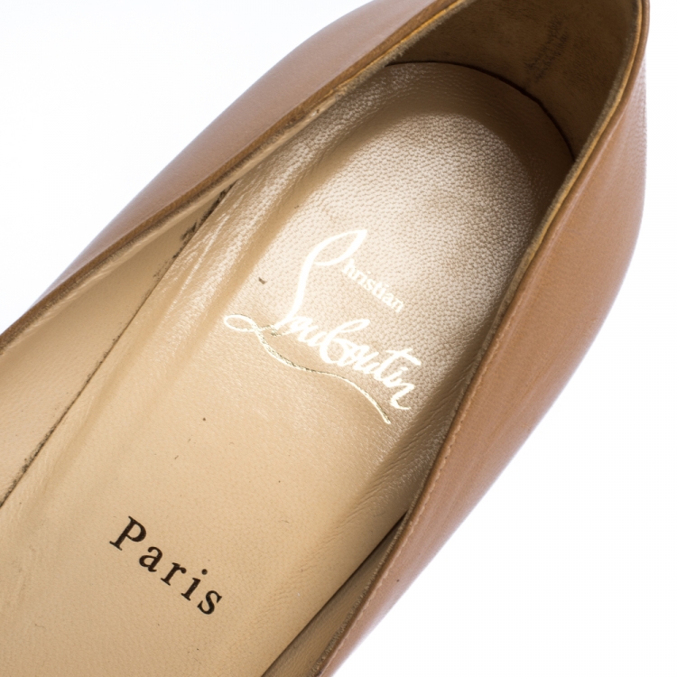 مملوكة مسبقًا Christian Louboutin Beige Leather Pigalle Plato Pointed Toe Pumps Size 39.5