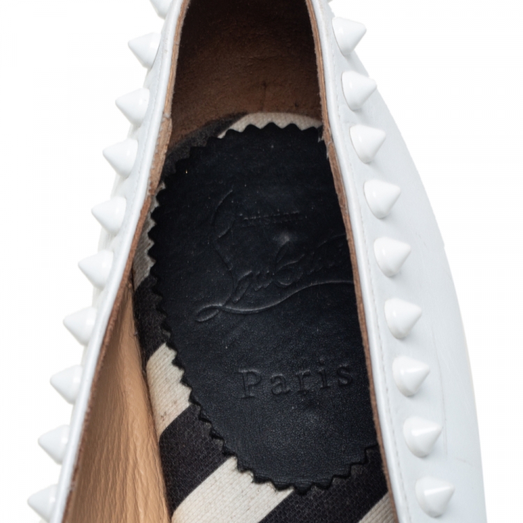 مملوكة مسبقًا Christian Louboutin White Leather Spike Espadrille Flats Size 38