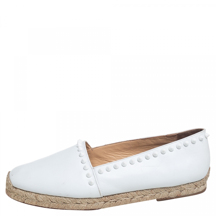 مملوكة مسبقًا Christian Louboutin White Leather Spike Espadrille Flats Size 38