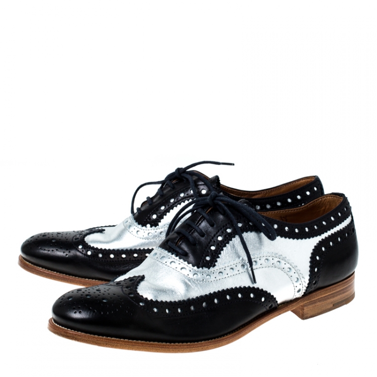 Pre Owned حذاء أوكسفورد تشورشيز بروغي جلد فضي ميتاليك و أسود مقاس 37
