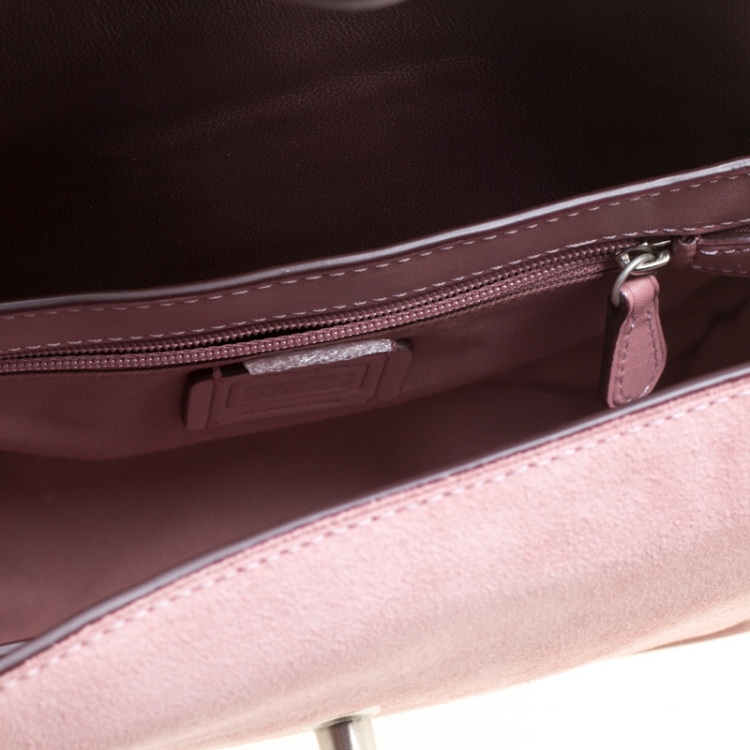 مملوكة مسبقًا Coach Bubble Gum Suede and Leather Tea Rose Tooling Page Shoulder Bag
