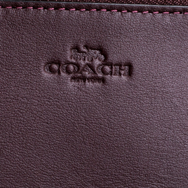 Pre Owned Coach Burgundy Croc Embossed Leather Clutch