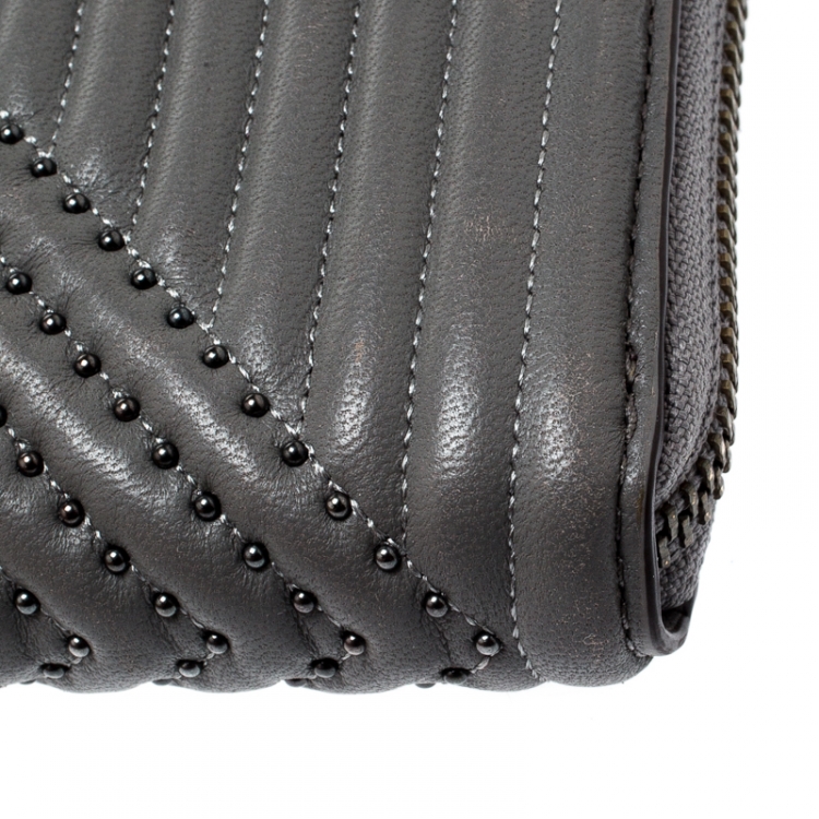 Pre Owned Coach Grey Quilted Leather Rivets Zip Around Wallet
