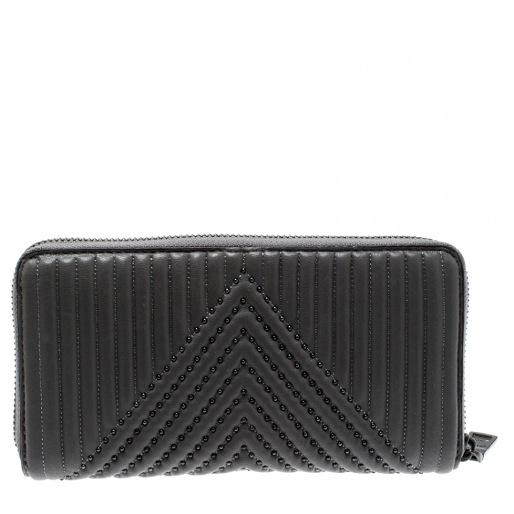 Pre Owned Coach Grey Quilted Leather Rivets Zip Around Wallet