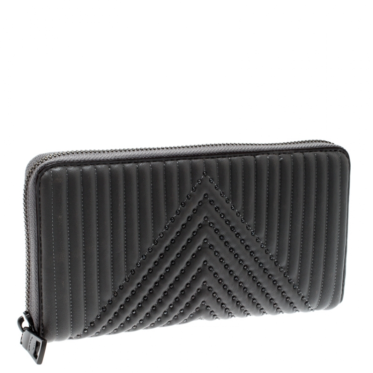 Pre Owned Coach Grey Quilted Leather Rivets Zip Around Wallet