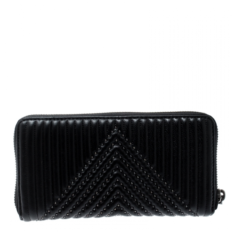 Pre Owned Coach Black Quilted Leather Rivets Zip Around Wallet