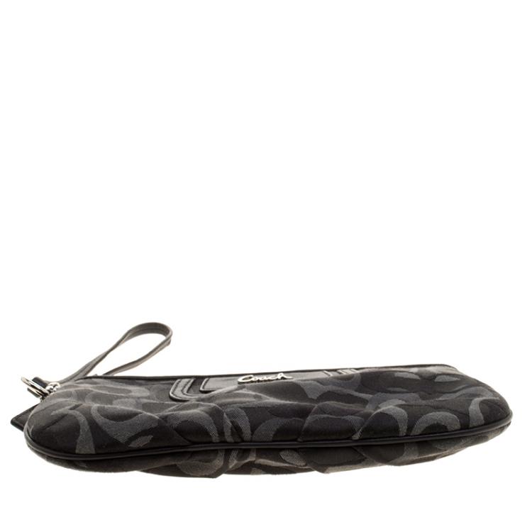 Pre Owned Coach Black Signature Canvas Wristlet Clutch