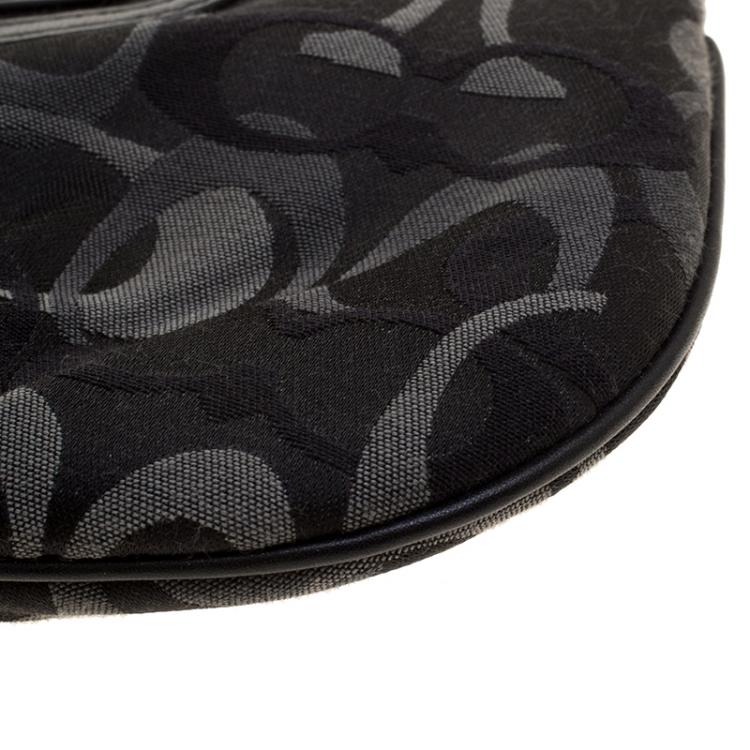 Pre Owned Coach Black Signature Canvas Wristlet Clutch