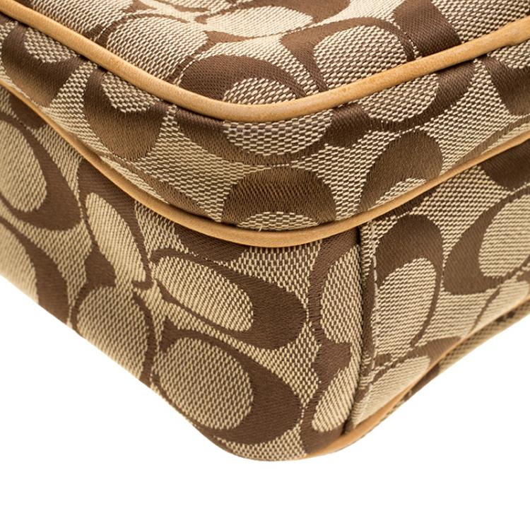 مملوكة مسبقًا Coach Tan/Beige Signature Canvas Crossbody Bag