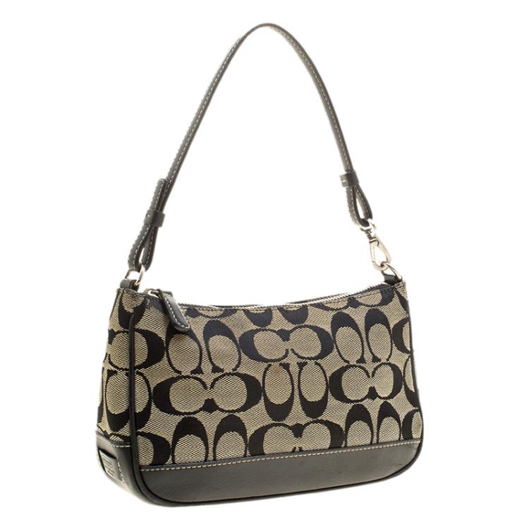 Pre Owned Coach Beige/Black Signature Canvas Shoulder Bag