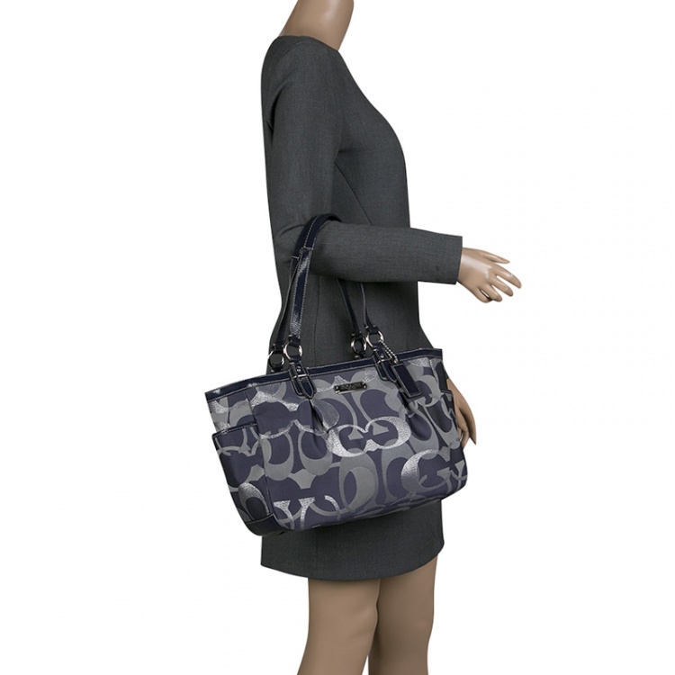 Pre Owned Coach Blue/Grey Optic Signature Jacquard and Patent Leather Tote