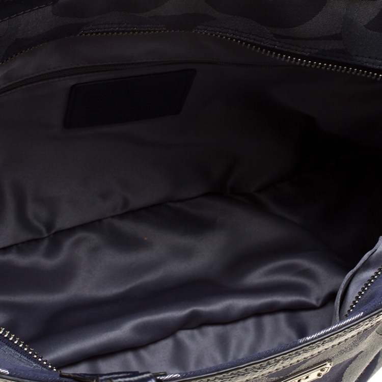 Pre Owned Coach Blue/Grey Optic Signature Jacquard and Patent Leather Tote