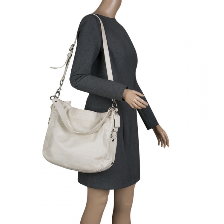 Pre Owned Coach Off White Leather Hobo