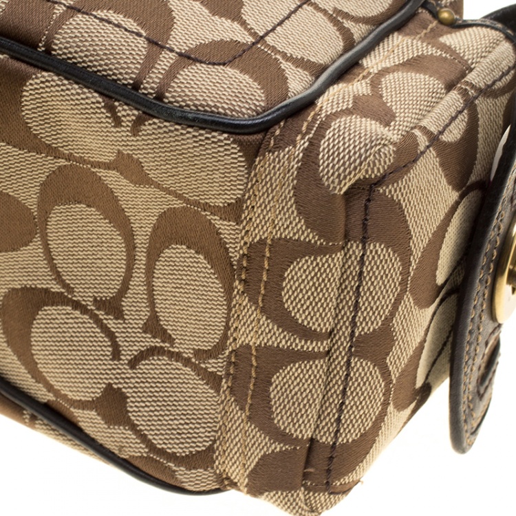 Pre Owned Coach Beige/Black Signature Canvas Box bag
