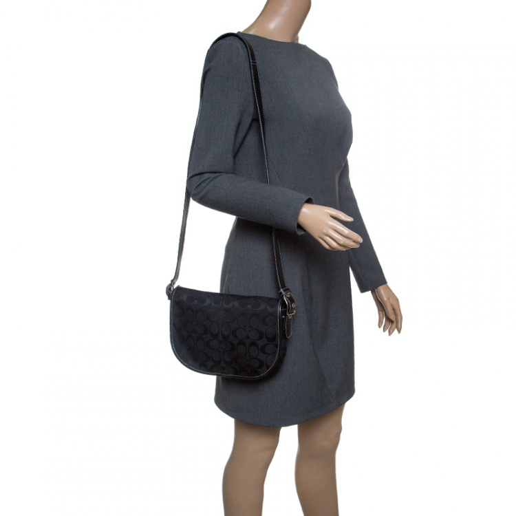 Pre Owned Coach Black Signature Canvas Crossbody Bag